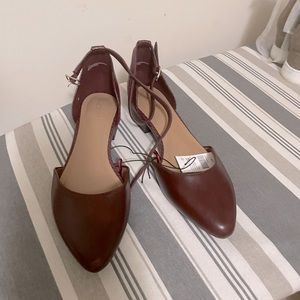 Burgundy lane bryant sandal.